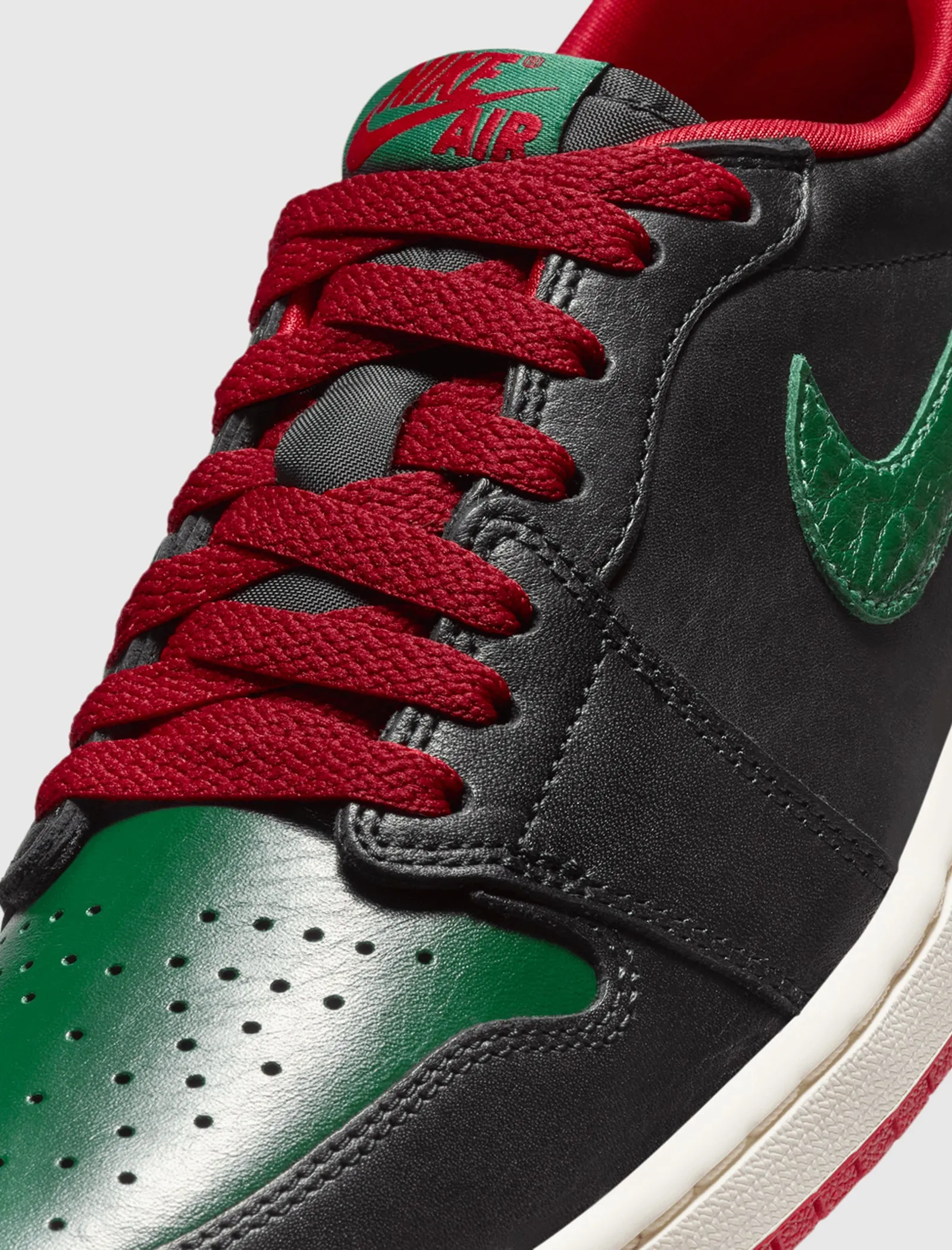 WOMEN'S AIR JORDAN 1 LOW OG BLACK/GORGE GREEN/VARSITY RED