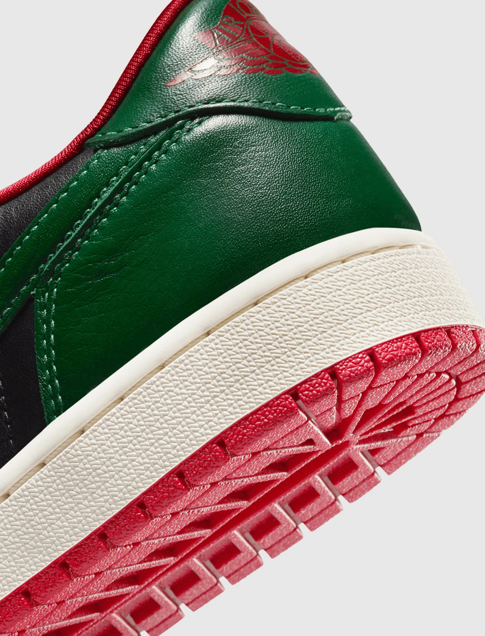 WOMEN'S AIR JORDAN 1 LOW OG BLACK/GORGE GREEN/VARSITY RED