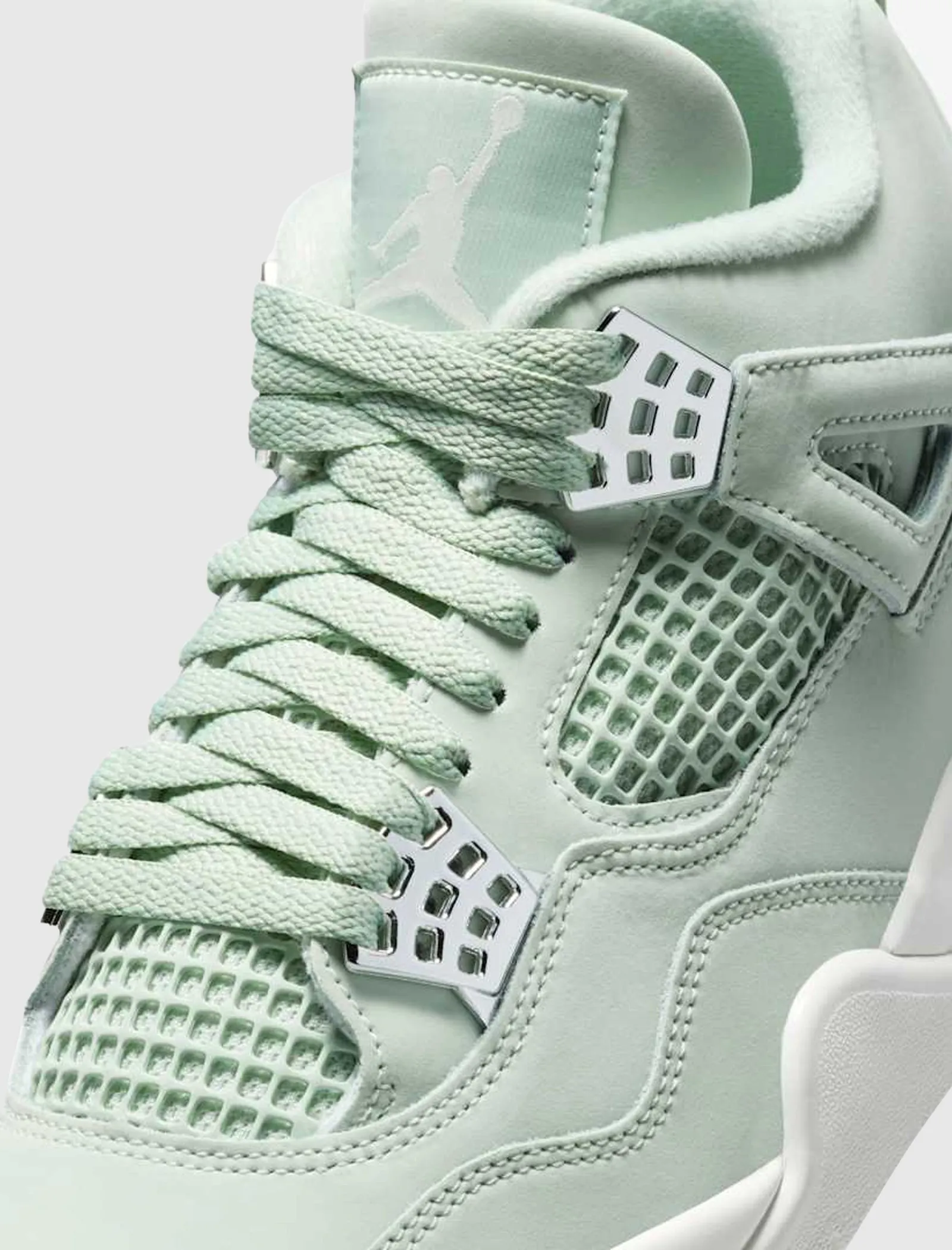 WOMEN'S AIR JORDAN 4 SEAFOAM