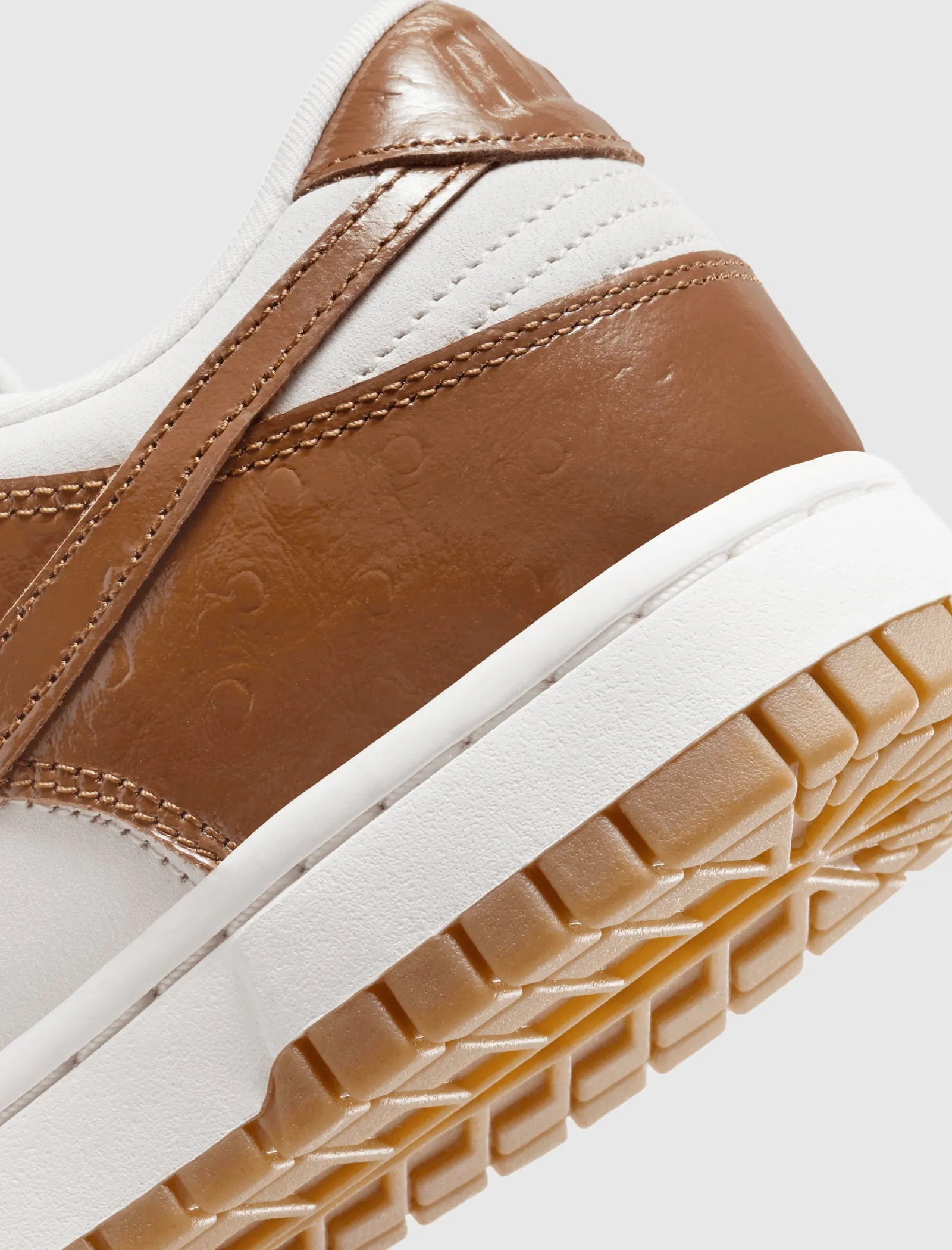 WOMEN'S NIKE DUNK LOW LX ALE BROWN OSTRICH