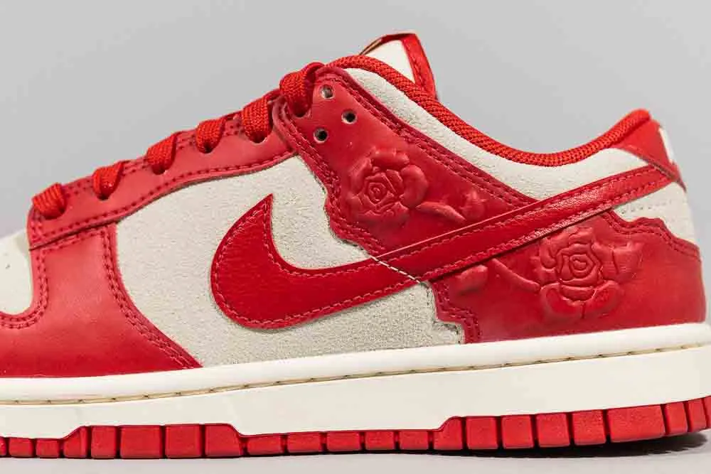 Women's Nike Dunk Low 'Roses'