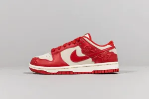 Women's Nike Dunk Low 'Roses'