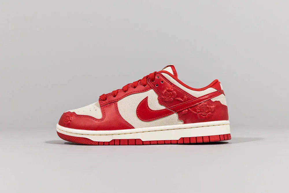 Women's Nike Dunk Low 'Roses'